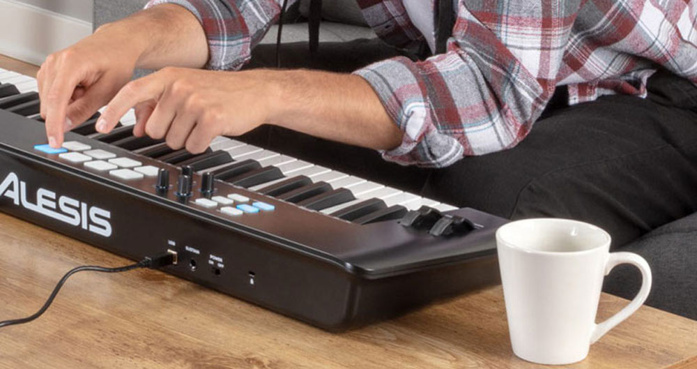 alesis-v61-mkii میدی کنترلر السیس Alesis V61 MKII=