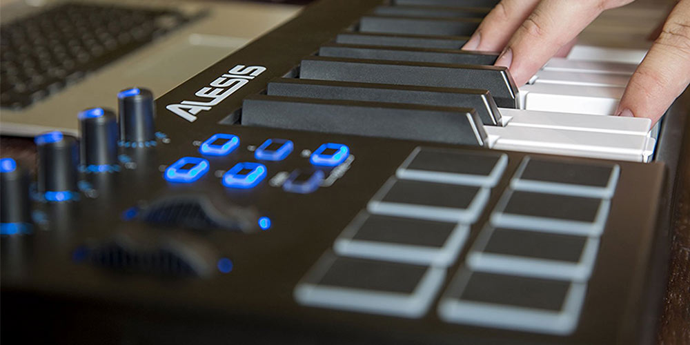 alesis-v61 میدی کنترلر السیس Alesis V61=