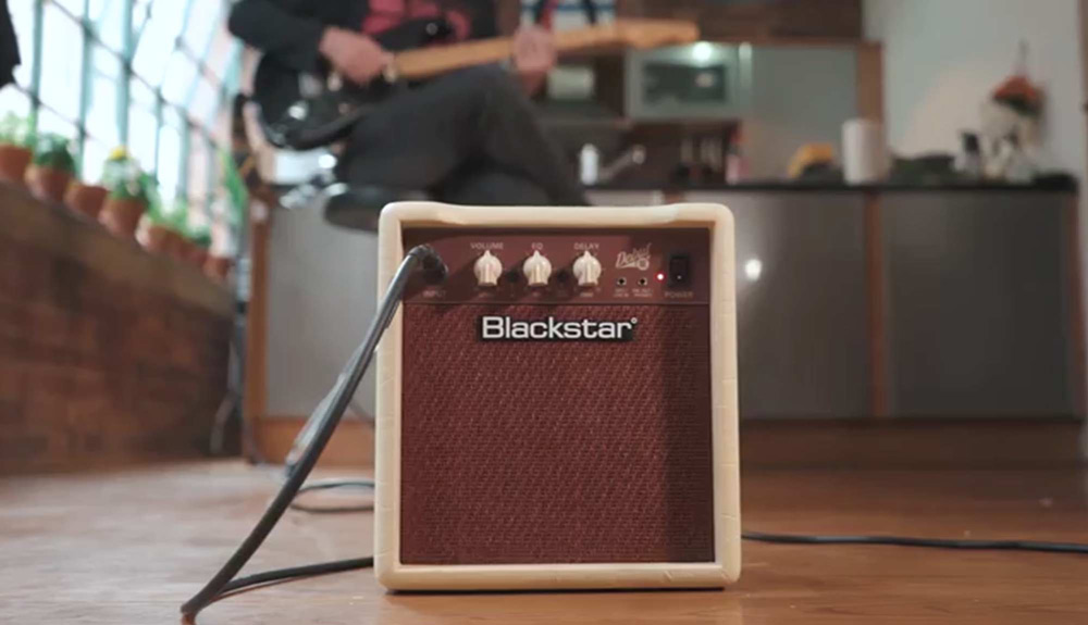 blackstar-debut-10e آمپلی فایر گیتار بلک استار Blackstar Debut 10E