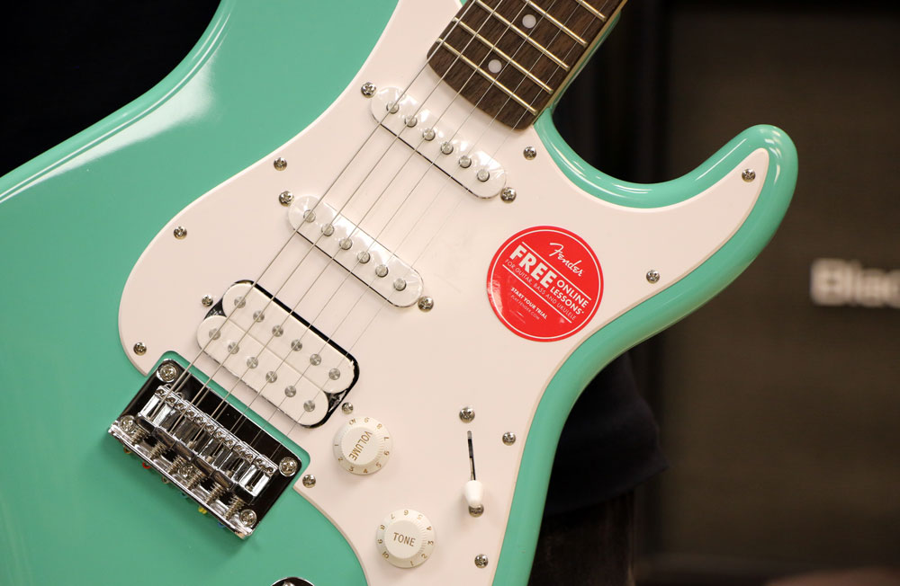 fender-squier-fsr-bullet-strat-ht-sfm گیتار الکتریک فندر اسکوایر Fender Squier FSR Bullet Strat HT SFM
