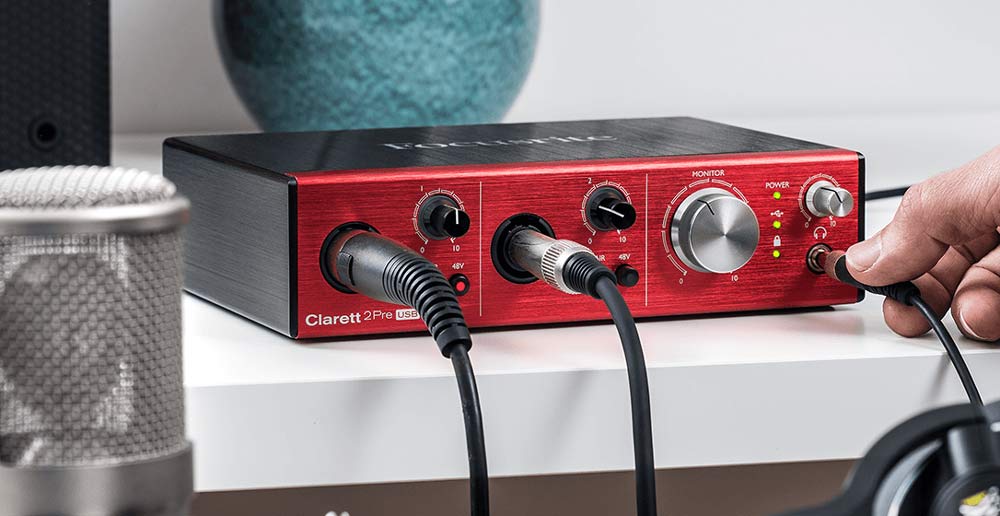 focusrite-clarett-2Pre میدی کنترلر آکایی AKAI MPK mini MK3 White