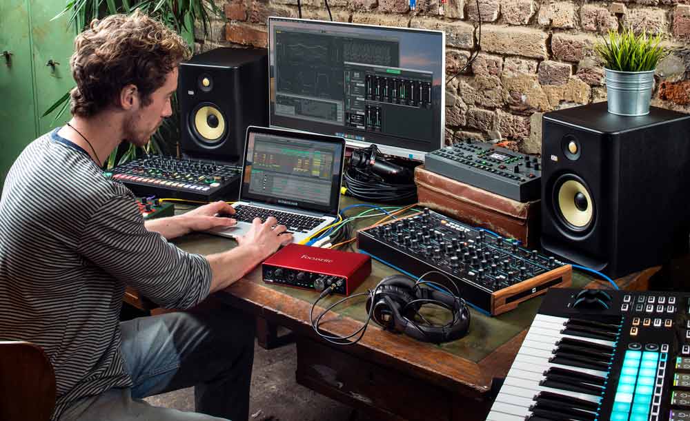 focusrite-scarlett-8i6-g3 کارت صدا فوکوسرایت Focusrite scarlett 8i6 G3